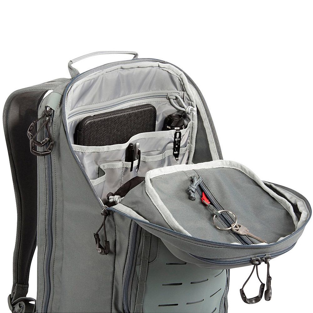 SOG TOC 20L Tactical Bag Camouflage.ca